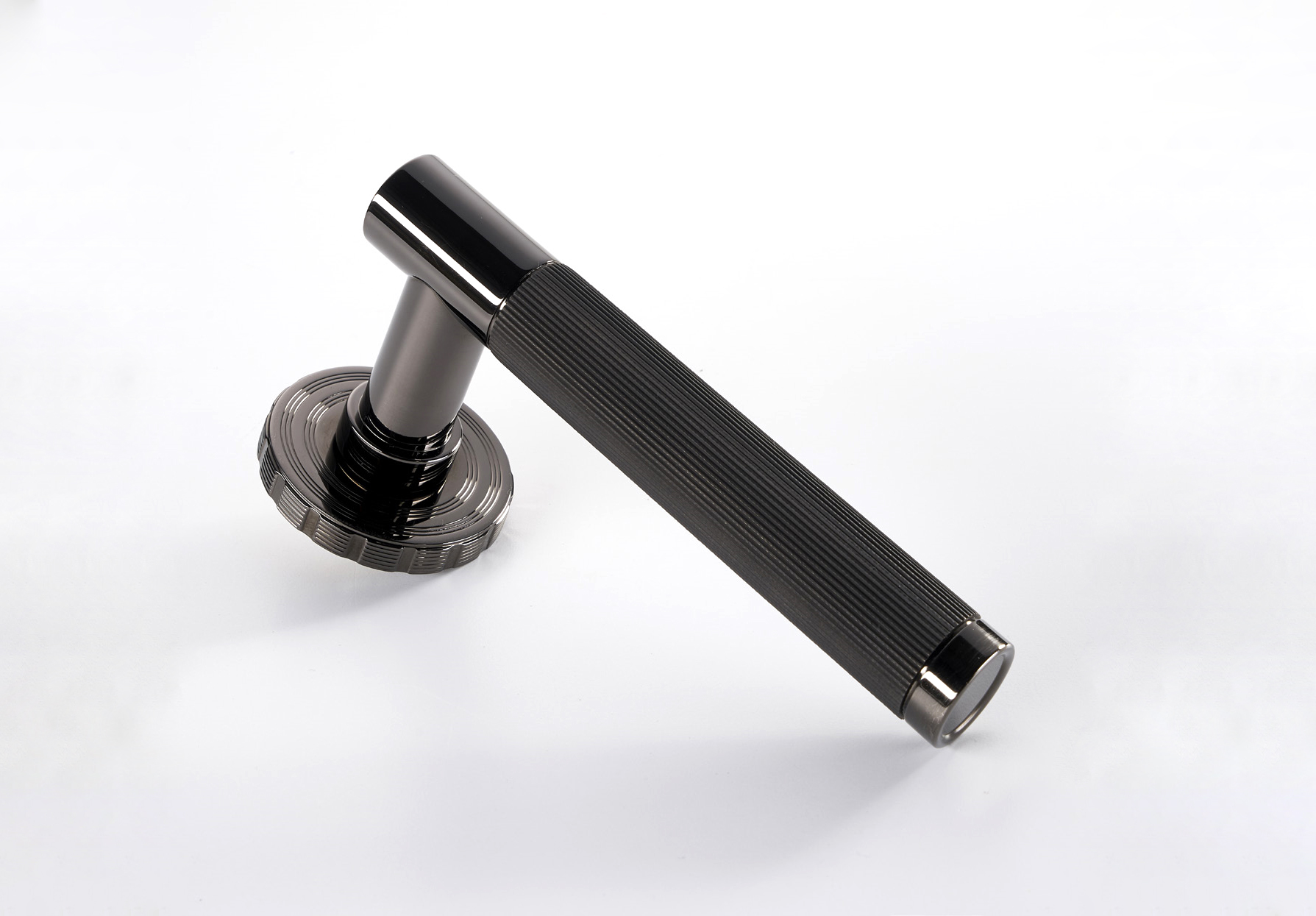 Дверная ручка на розетке Frank Allart 7750x004-2 чернёная латунь