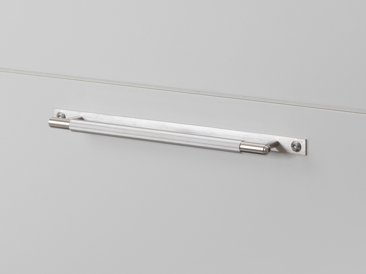 Мебельная ручка скоба на планке Buster & Punch GPB-07300 матовый хром