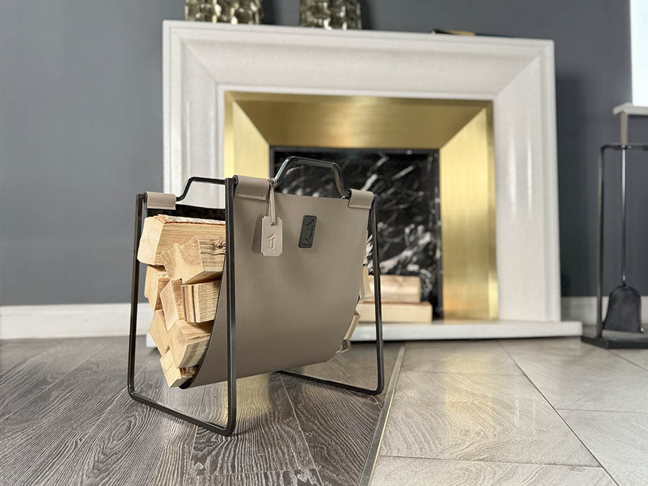 Дровница с кожаной вставкой FG-12051 чернёная латунь с полировкой