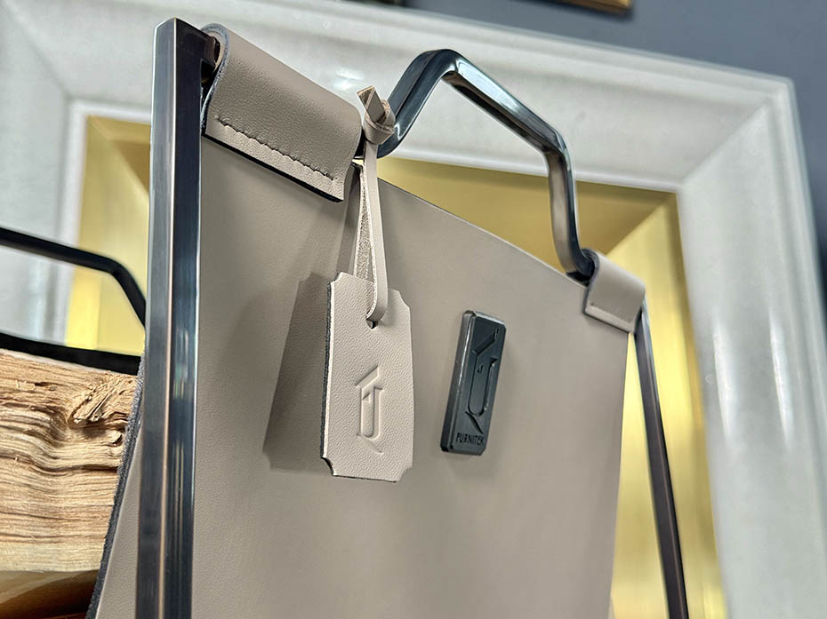 Дровница с кожаной вставкой FG-12051 чернёная латунь с полировкой