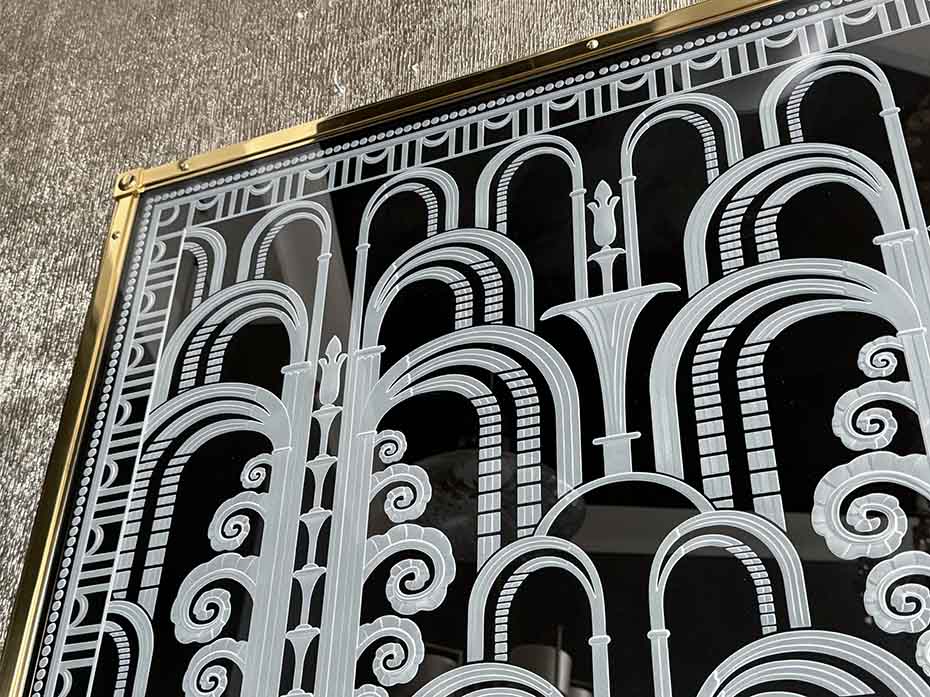 Картина со стеклом FURNITEK FG-302 в латунной раме фон чёрный