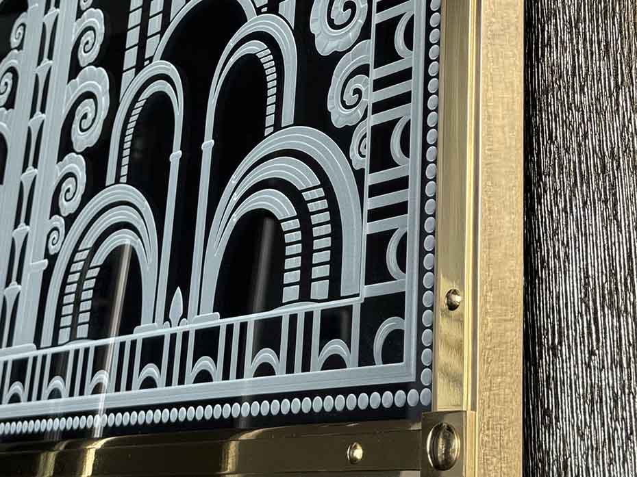 Картина со стеклом FURNITEK FG-302 в латунной раме фон чёрный