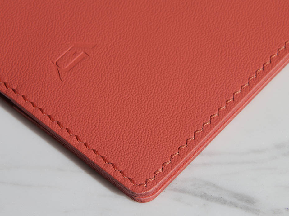 Обложка на паспорт FURNITEK модель FG-02025 из натуральной кожи цвет фламинго