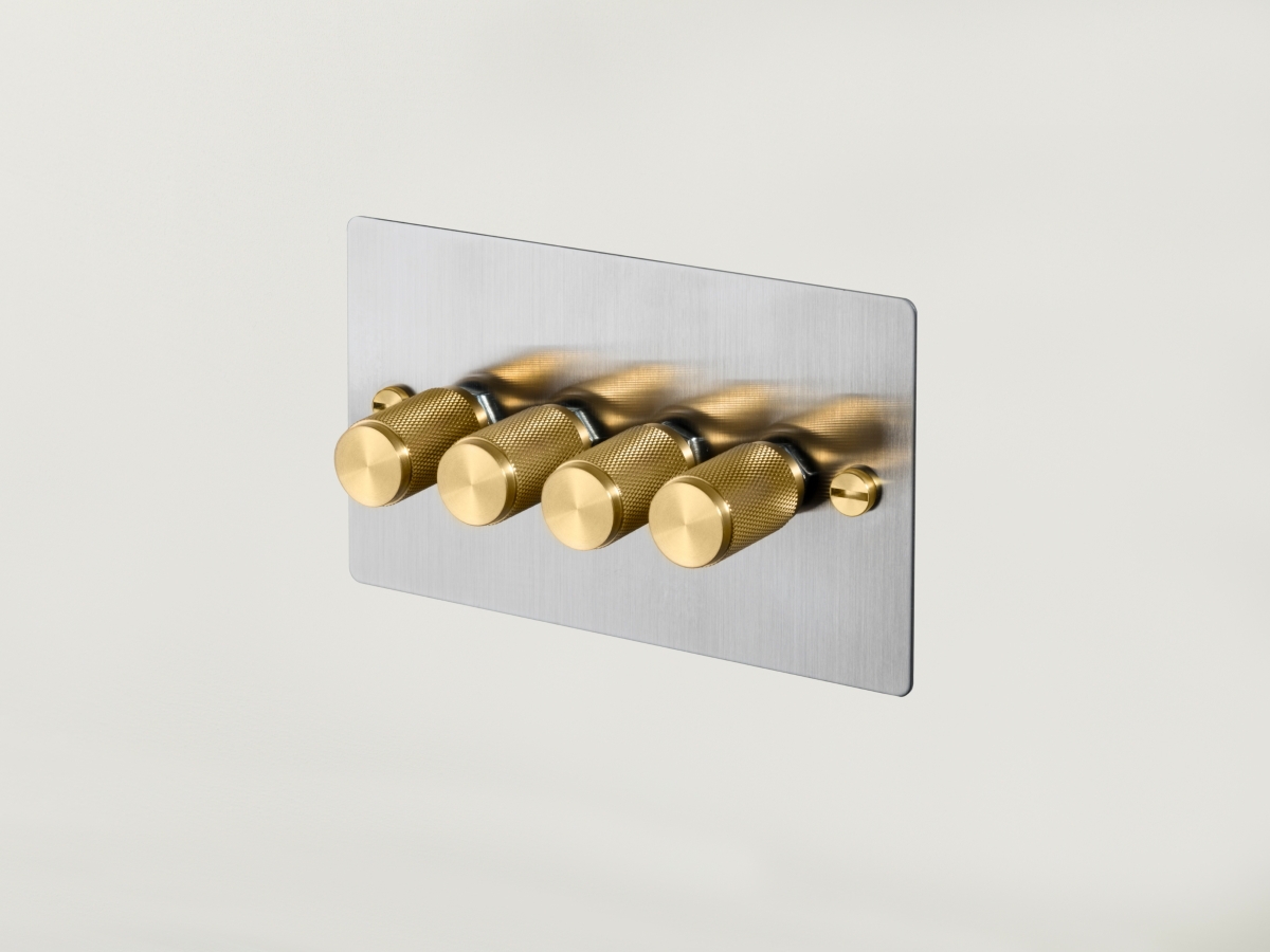 Диммер Buster & Punch четырехклавишный UK-DI-CO-4G-ST-BR-A матовый хром