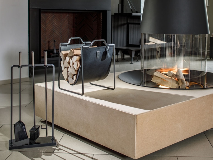 Каминный набор с дровницей FURNITEK FG-01119 чернёная латунь с полировкой