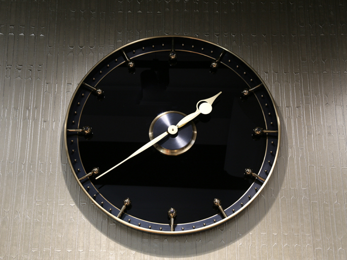 Часы FG-1002026 матовая латунь стекло чёрное глянец 800мм