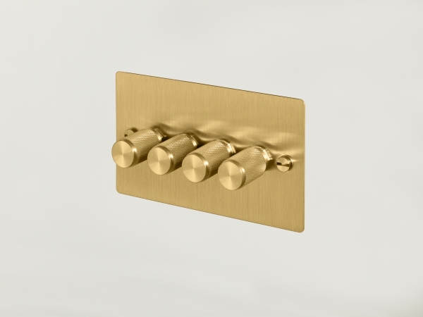 Диммер Buster & Punch четырехклавишный UK-DI-CO-4G-BR-A матовая латунь