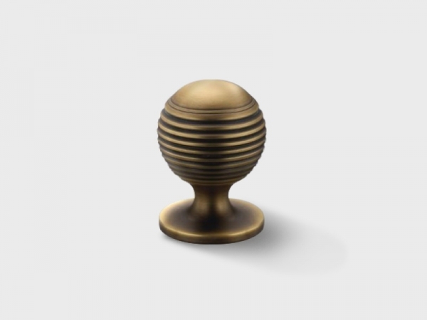 Мебельная ручка-кноб Armac Martin Merrick 25 мм матовая бронза