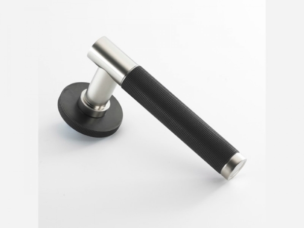 Дверная ручка на розетке Frank Allart nw1203501 чернёная латунь